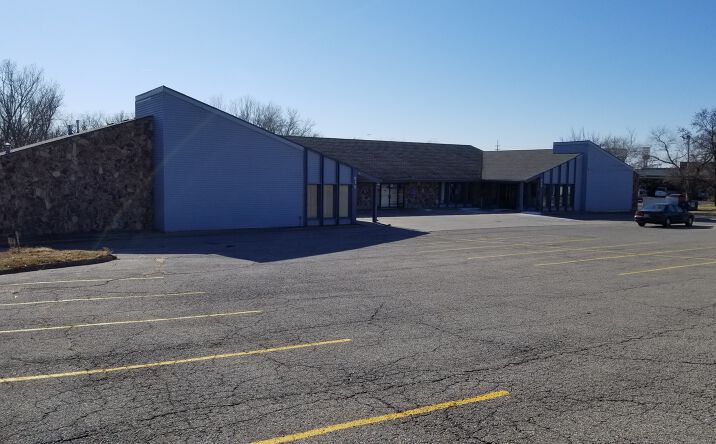 Pictures of Retail, Office property located at 519 SW 37th St, Topeka, KS 66611 for comps - image #1