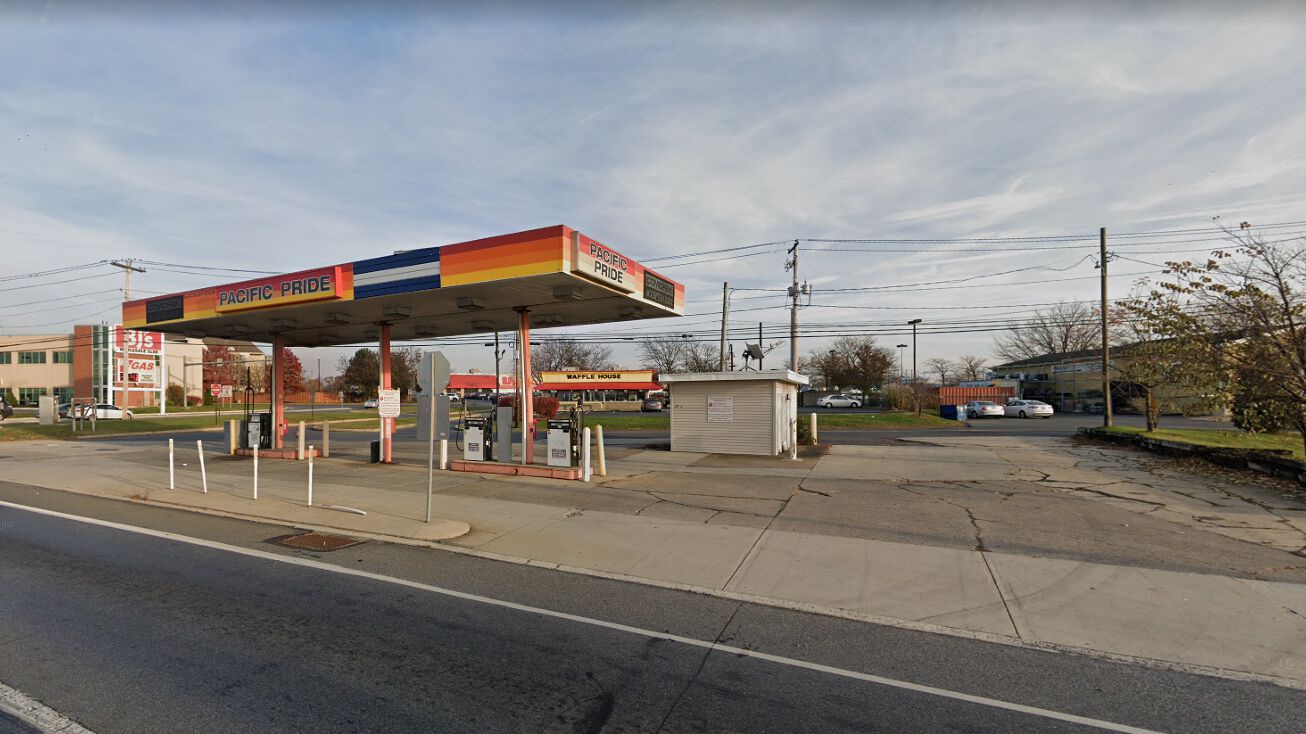 1781 Airport Rd, Allentown, PA 18109