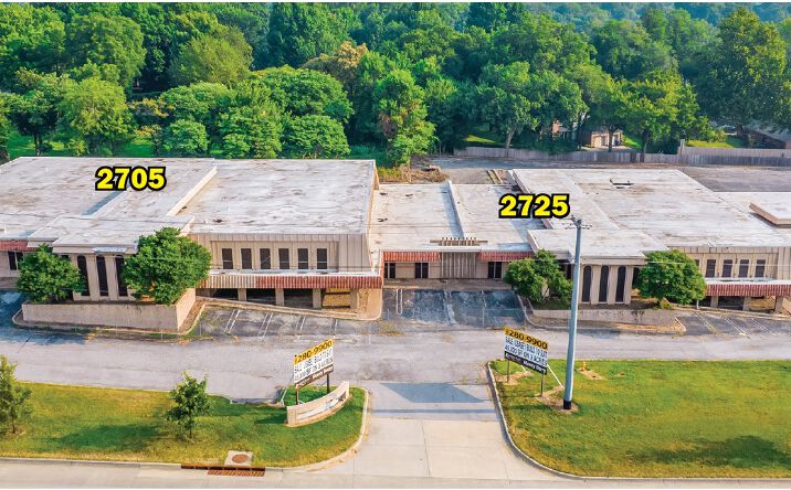 Pictures of Office property located at 2705 E Skelly Dr, Tulsa, OK 74105 for sales - image #1