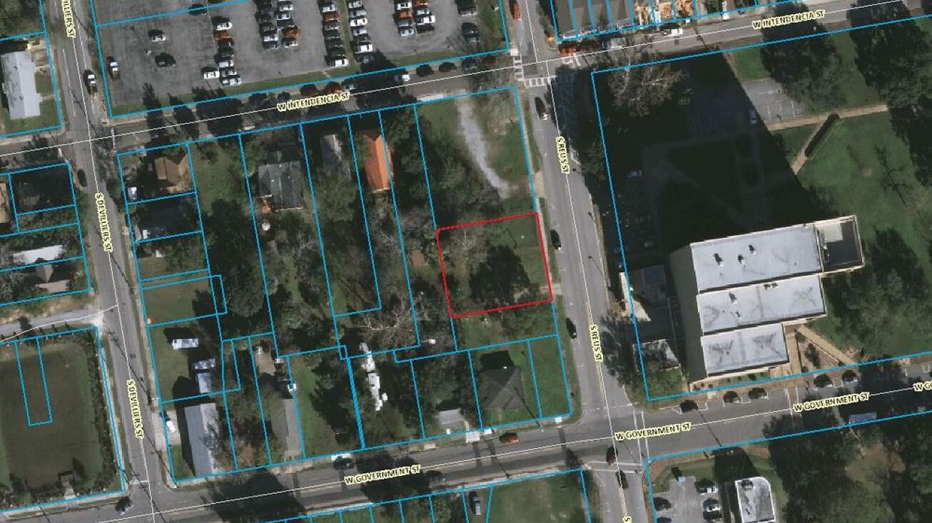 West Side Of Reus Street, Between Intendencia & Government Sts