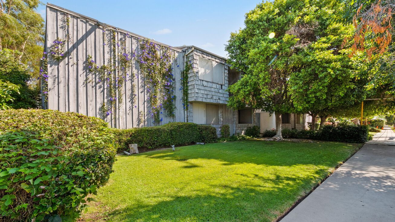 12325 Moorpark St, Los Angeles, CA 91604 Multifamily Property for Sale