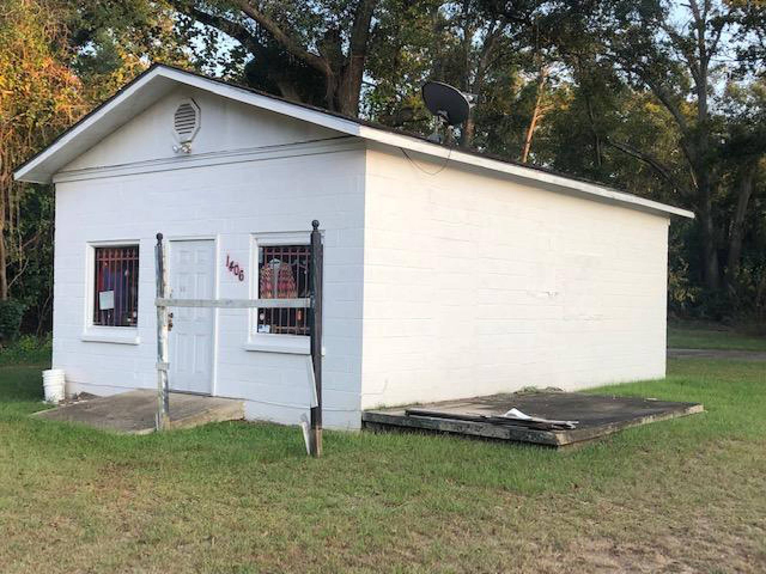 1406 E Broad Ave, Albany, GA 31705