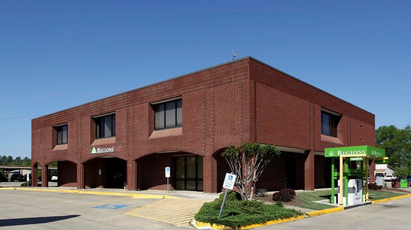 1500 W Dewitt Henry Dr, Beebe, AR 72012