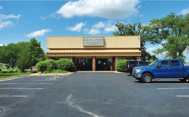 Pictures of Retail property located at 2004 23rd st, Lawrence, KS 66046 for comps - image #1