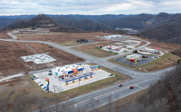 Pictures of Land property located at 300 Perry Cir Rd, Hazard, KY 41701 for sales - image #1
