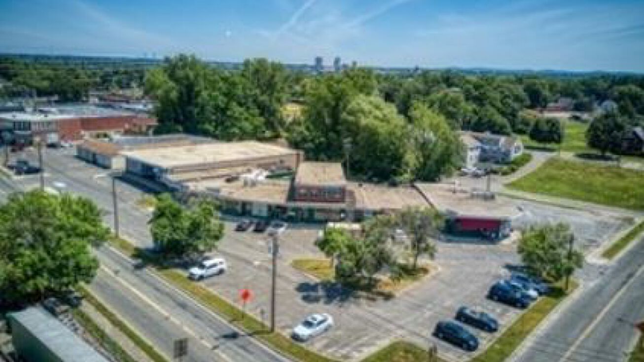 365385 Walnut St Ext, Agawam, MA 01001