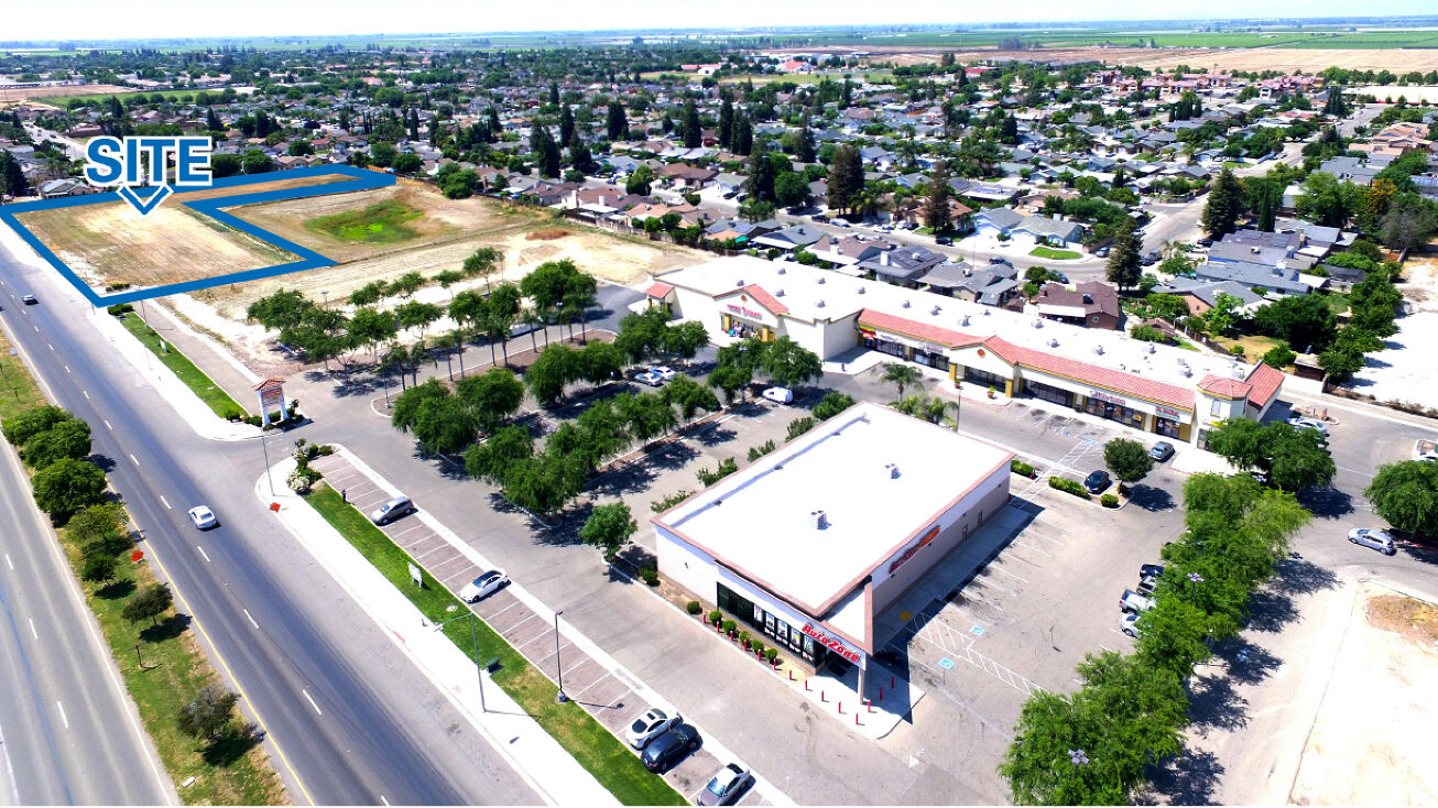 885 Manning Ave, Parlier, CA 93648