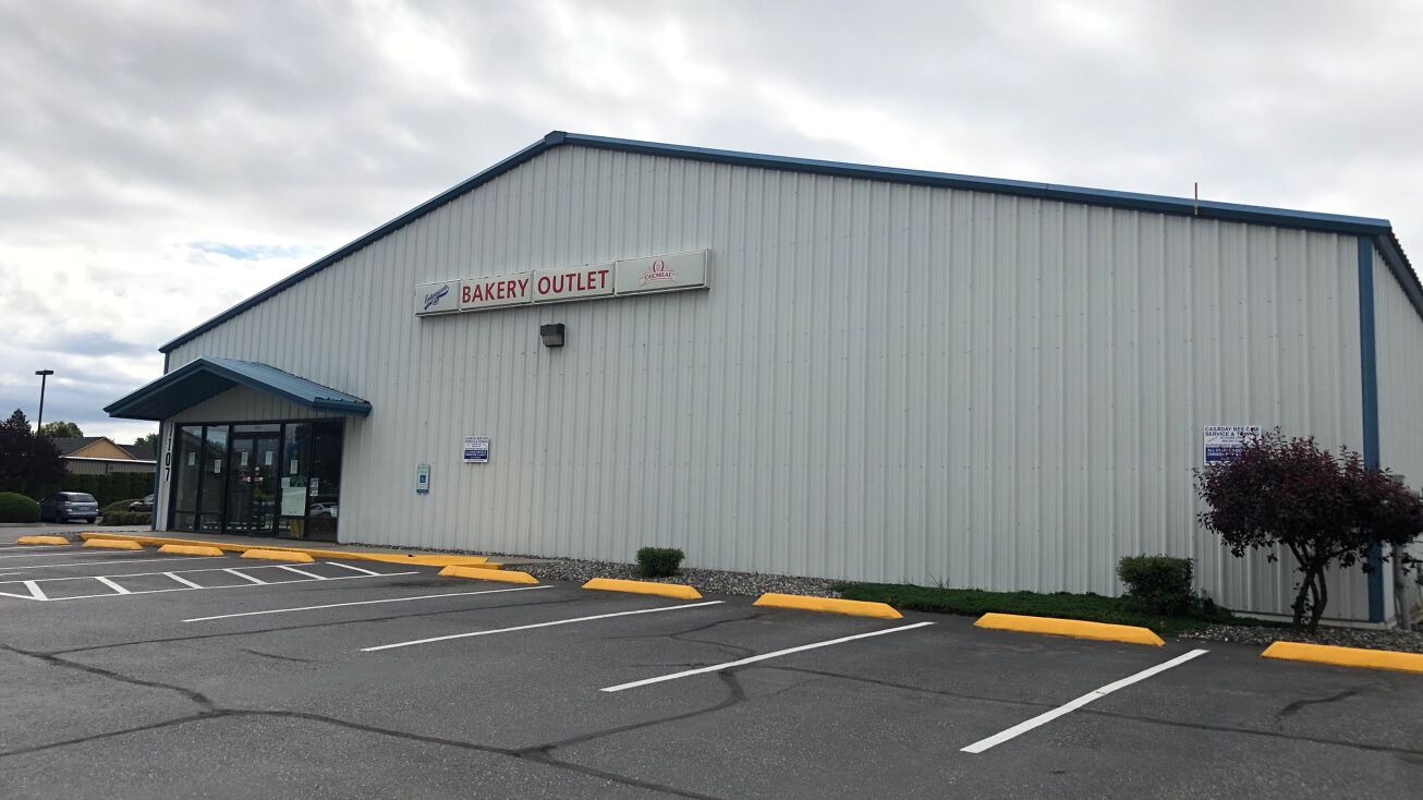 1107 W Columbia Dr, Kennewick, WA 99336