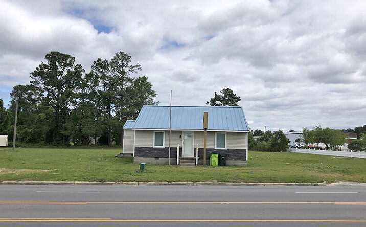 image of property at 4000 GUM BRANCH RD Jacksonville NC 28540-4059