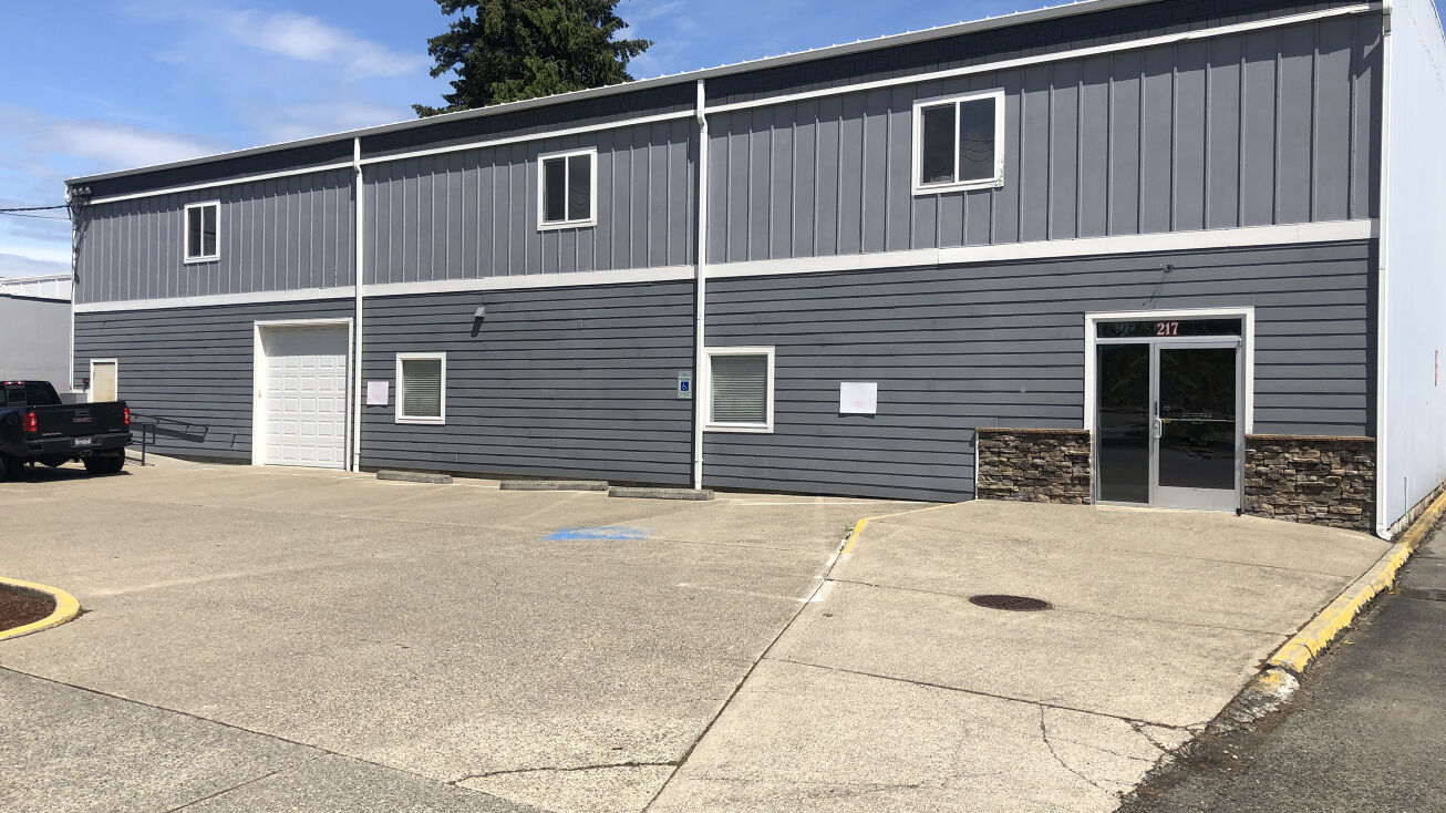 217 W Stewart Ave, Puyallup, WA 98371