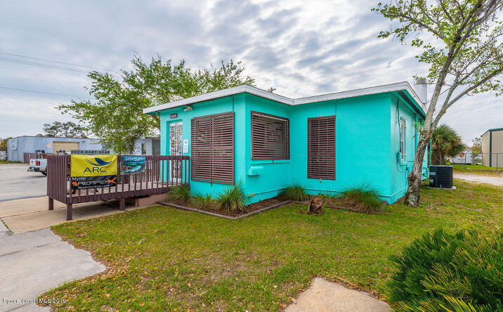 Pictures of Retail property located at 515 Garden Street, Titusville, FL 32796 for sales - image #1
