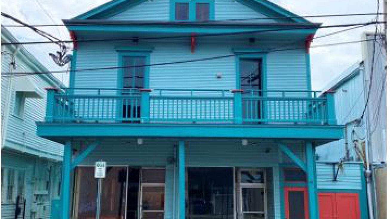 8227 Oak St, New Orleans, LA 70118