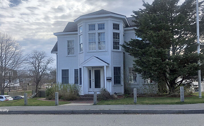 Pictures of Office property located at 105 Pleasant St, Barnstable, MA 02601 for comps - image #1