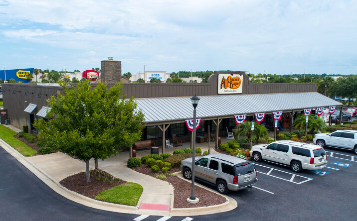 Pictures of Retail property located at 1371 Commercial Way, Spring Hill, FL 34606 for comps - image #1