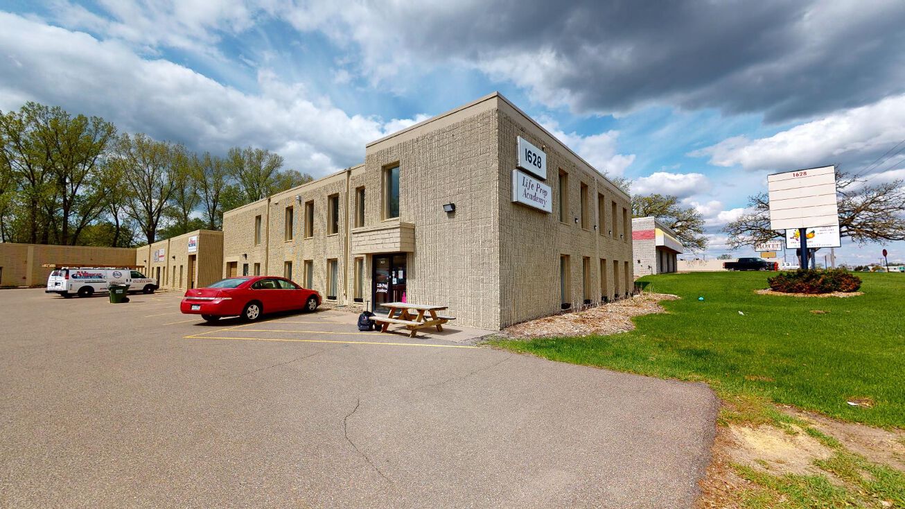 1628 County Hwy 10, Spring Lake Park, MN 55432