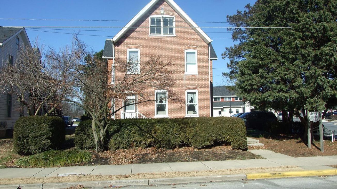 137 E Locust St, Oxford, PA 19363