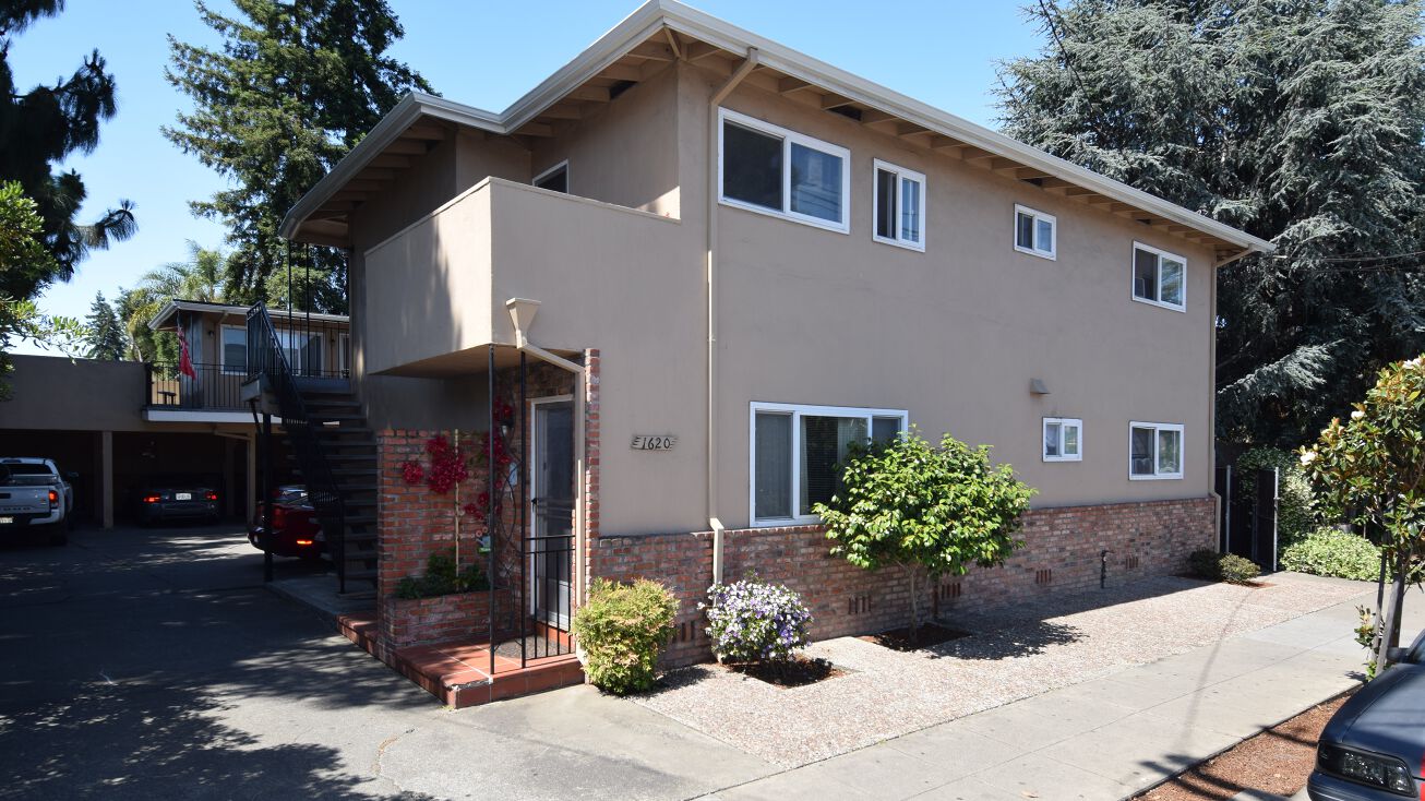 1620 Hess Rd, Redwood City, CA 94061