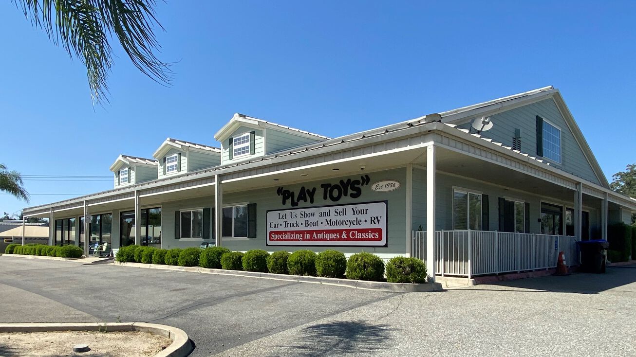 32300 Outer Highway 10, Yucaipa, CA 92373 Retail Property for Sale