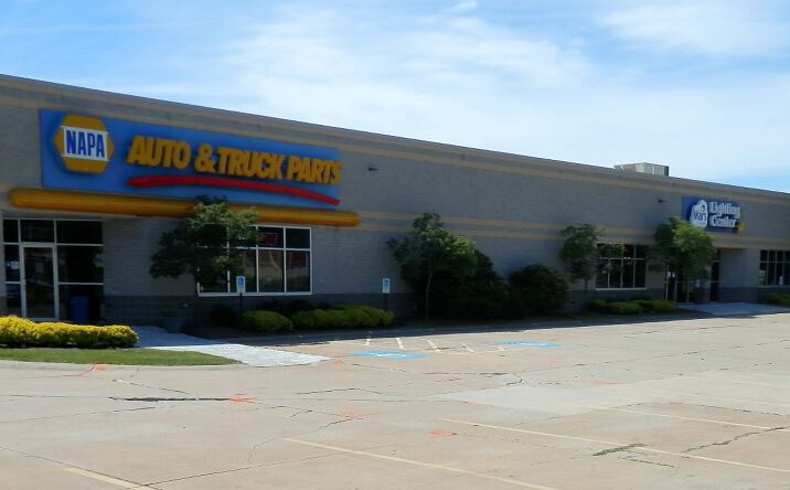 Pictures of Retail property located at 7900 Tyler Boulevard, Mentor, OH 44060 for comps - image #1
