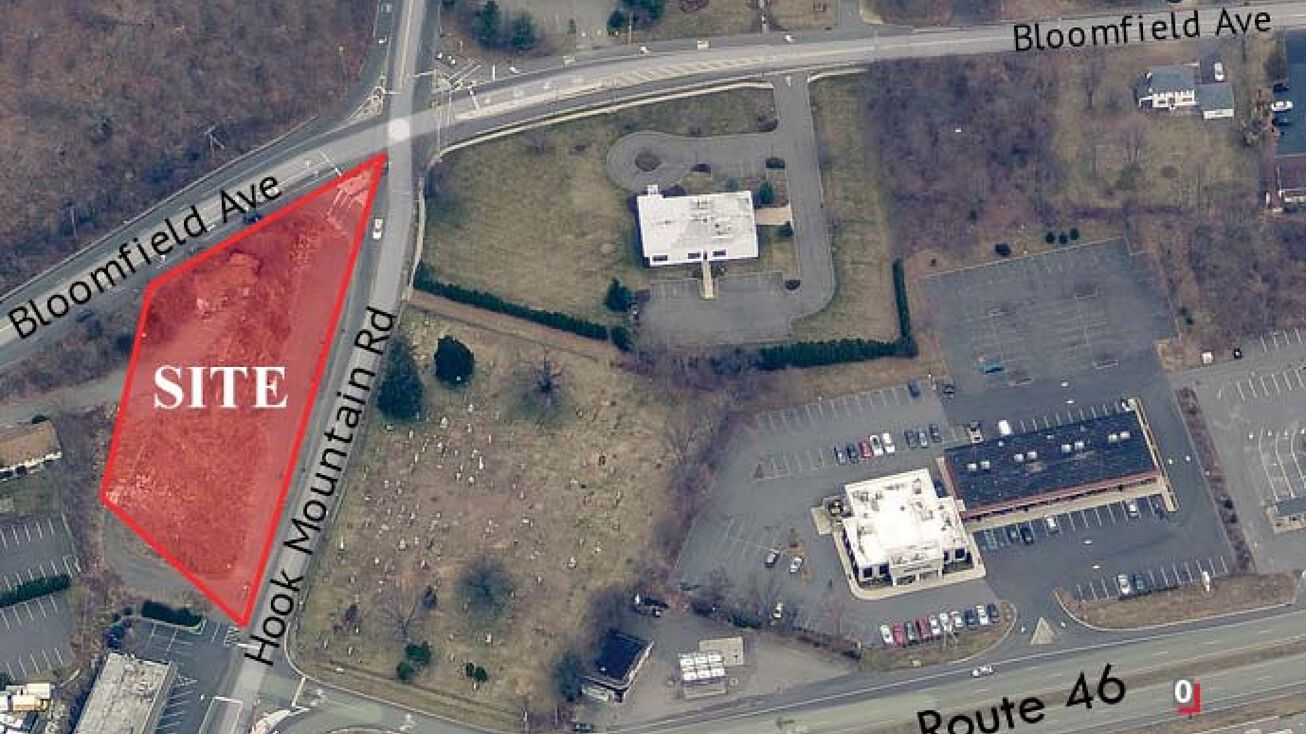 15 Hook Mountain Road, Montville, NJ 07045