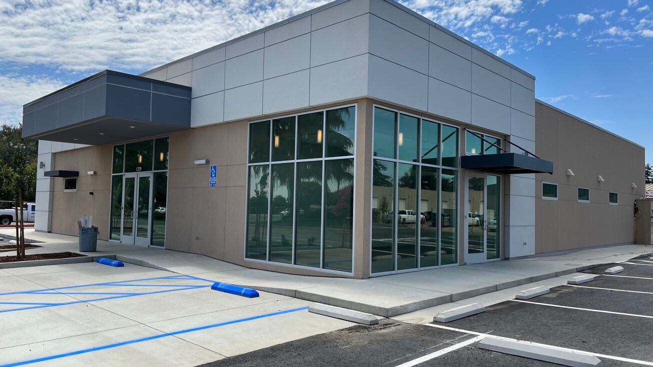 1329 N Plaza Dr, Visalia, CA 93291