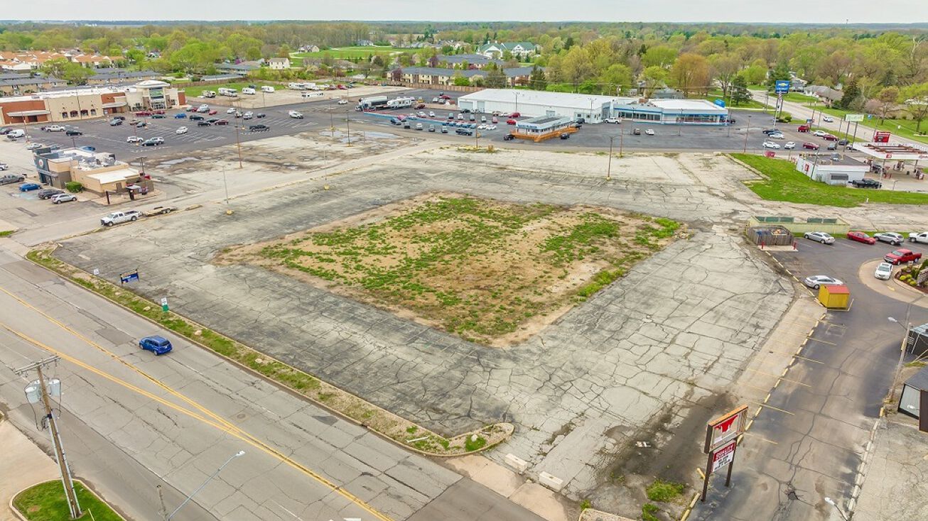 1412 W Kem Rd, Marion, IN 46952