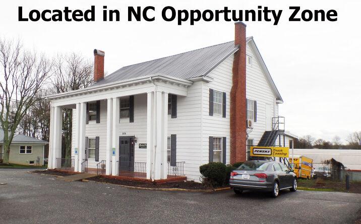 image of property at 926 LENOIR RHYNE BLVD SE Hickory NC 28602-4126