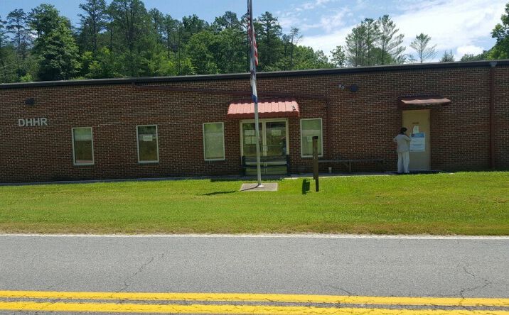 Pictures of Office property located at 26452 E Lynn Rd, Wayne, WV 25570 for comps - image #1