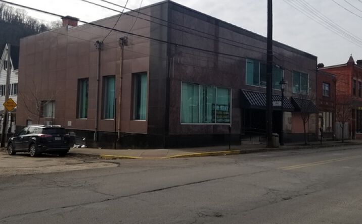 Pictures of Office property located at 401 Grant Ave, Pittsburgh, PA 15209 for comps - image #1