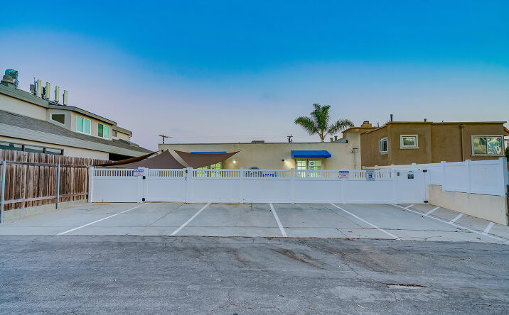 Pictures of Office, Mixed Use, Land, Multifamily property located at 739 Longfellow Ave, Hermosa Beach, CA 90254 for comps - image #1