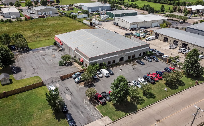 Pictures of Self Storage property located at 1215 Big Orange Rd, Cordova, TN 38018 for comps - image #1