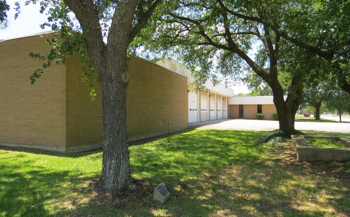 image of property at 747 COLLEGE ST Beaumont TX 77701-3415