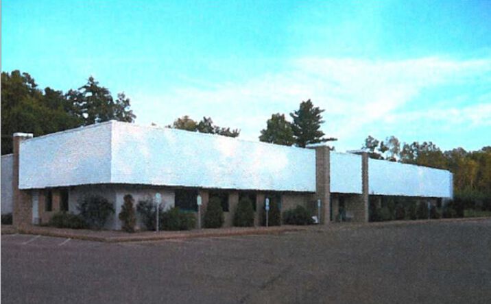 Pictures of Office property located at 1340 E Green Bay St, Shawano, WI 54166 for sales - image #1