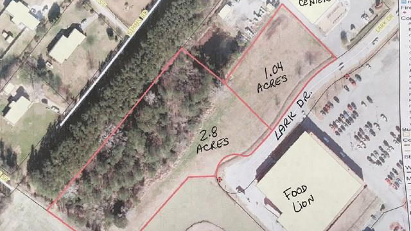 104 Lark Dr, Moyock, NC 27958