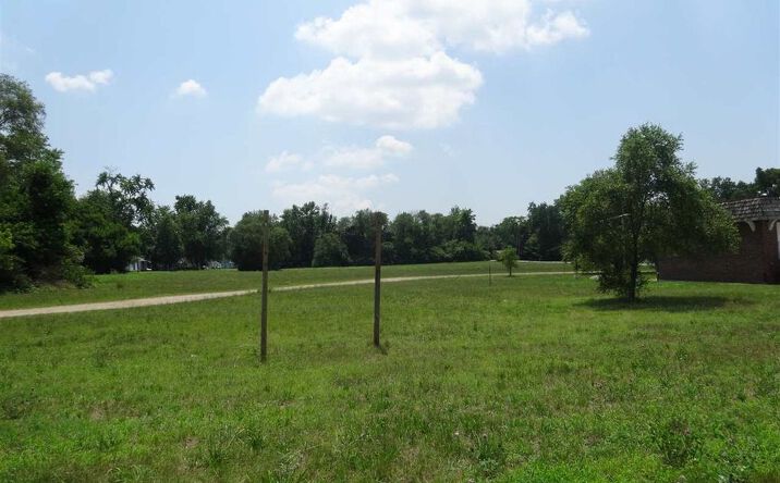 Pictures of Land property located at 1301 Fort Harrison Rd, Terre Haute, IN 47804 for sales - image #1
