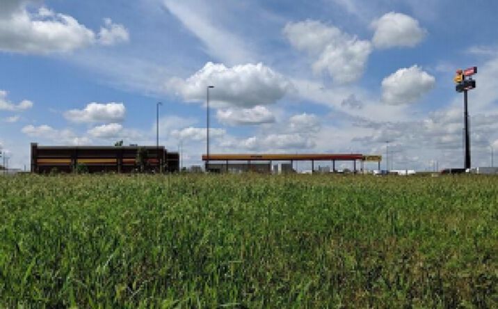 Pictures of Land property located at 15 County Fair Drive, Decatur, IL 62526 for sales - image #1