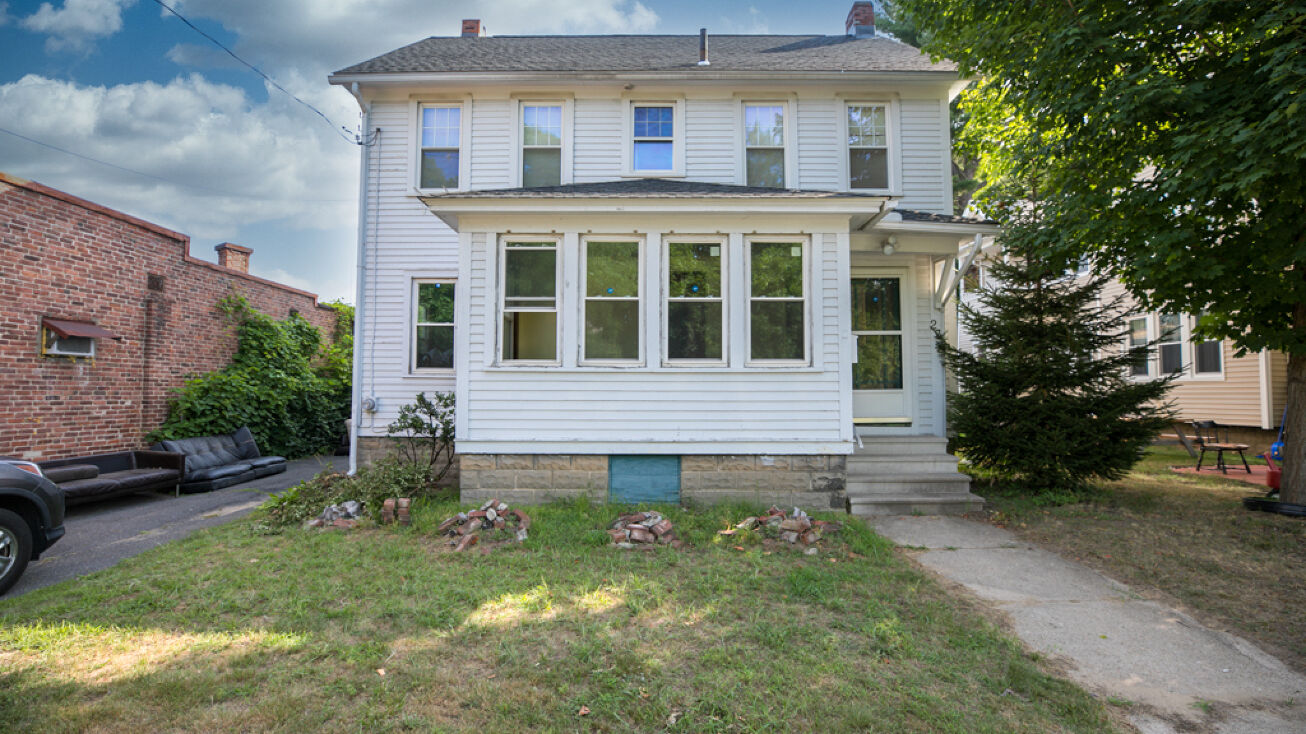 23 Dorset St, Springfield, MA 01108