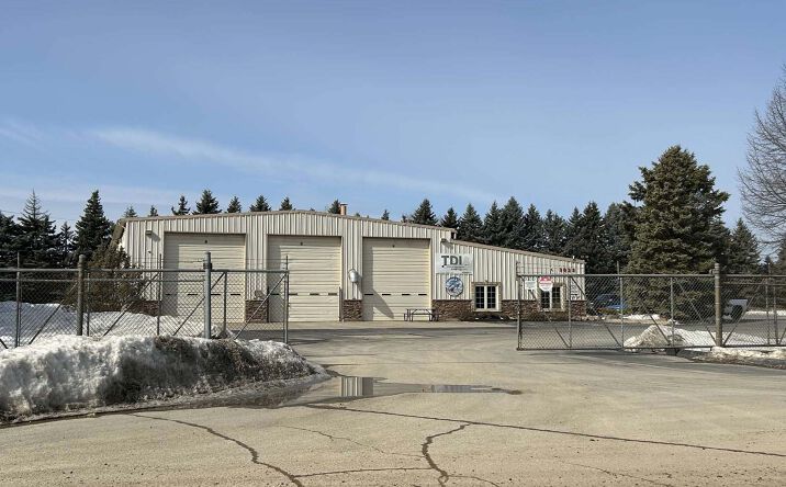 Pictures of Industrial property located at 3025 Mullins Ct NW, Oxford, MI 48371 for sales - image #1