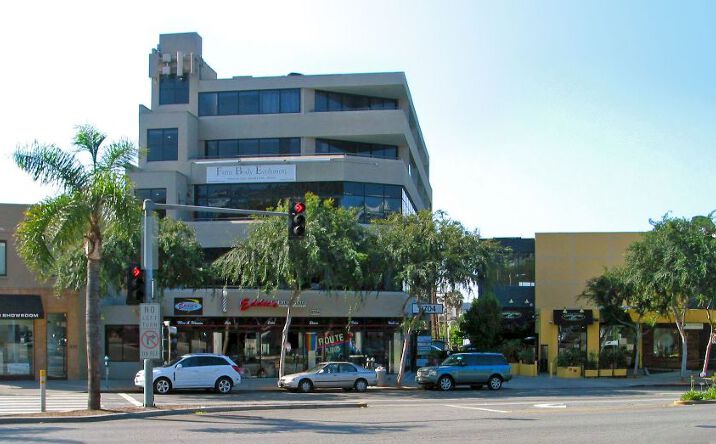 image of property at 8700 SANTA MONICA BLVD W Hollywood CA 90069-4508