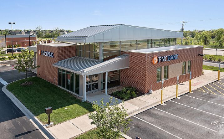 Pictures of Retail property located at 111 Quentin Rd, Lake Zurich, IL 60047 for comps - image #1