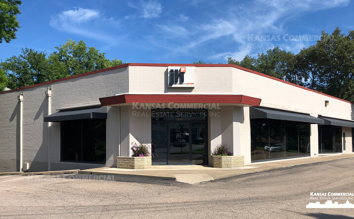 Pictures of Office property located at 3200 SW Huntoon St, Topeka, KS 66604 for comps - image #1