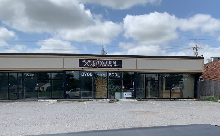Pictures of Retail property located at 1008-1010 W Gore Blvd, Lawton, OK 73501 for sales - image #1