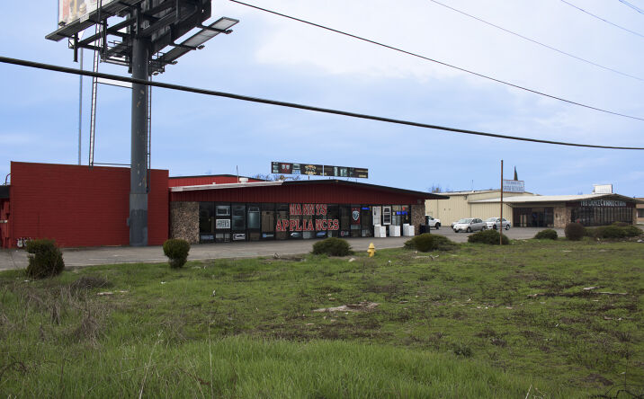 Pictures of Retail property located at 9951 Lower Sacramento Rd, Stockton, CA 95210 for comps - image #1