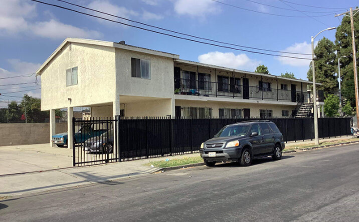 Pictures of Multifamily property located at 254 W 83rd St, Los Angeles, CA 90003 for sales - image #1