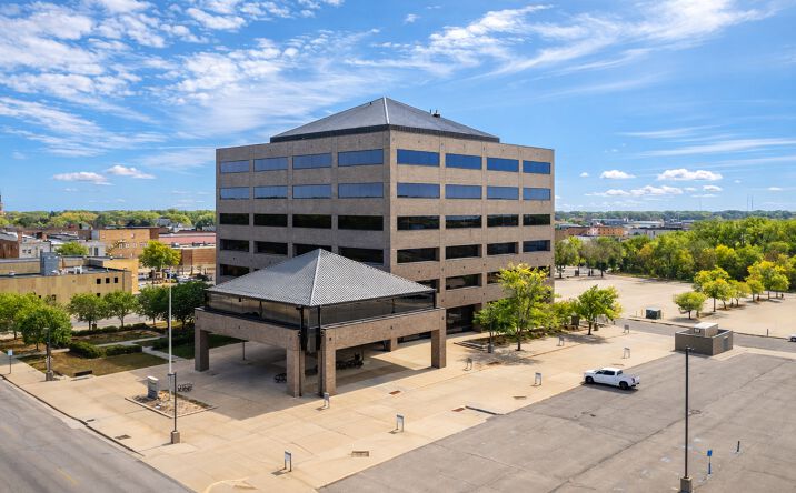 Pictures of Hospitality, Mixed Use, Office, Special Purpose property located at 111 W State, Mason City, IA 50401 for sales - image #1