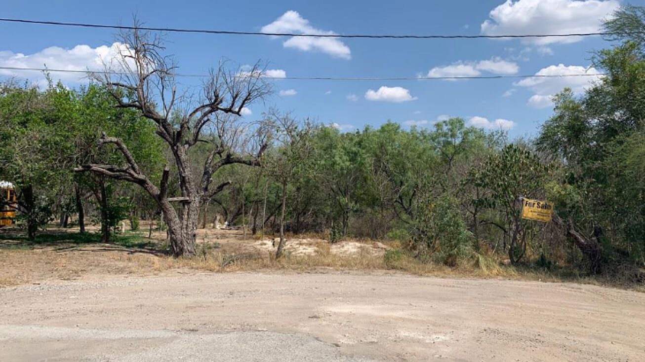 101 Carrizo St, Carrizo Springs, TX 78834