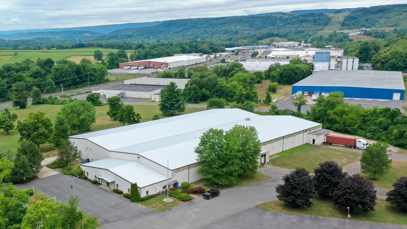 977 Loop Rd, Lewistown, PA 17044