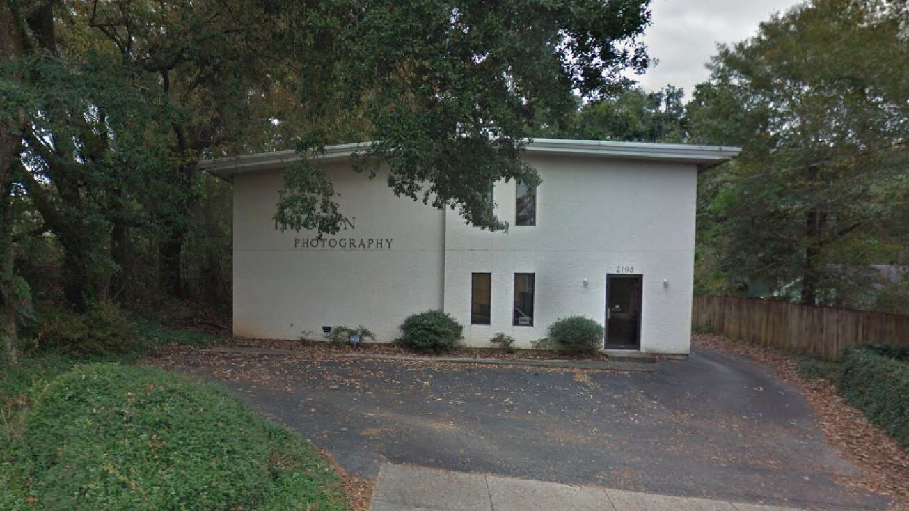 2105 Vivian Dr, Mobile, AL 36693