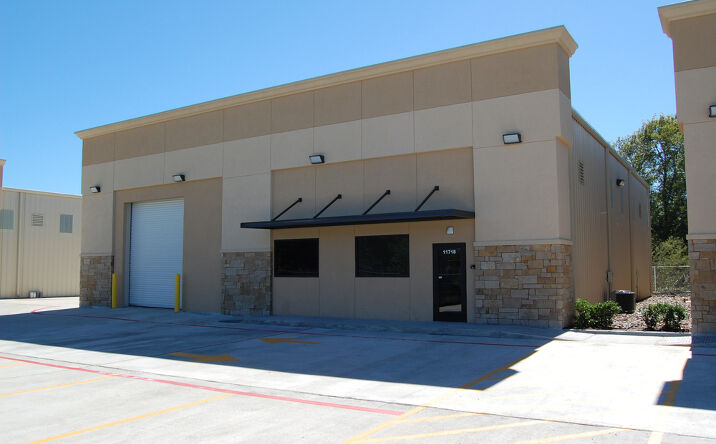 Pictures of Office property located at 11718 North Garden Street, Houston, TX 77071 for comps - image #1