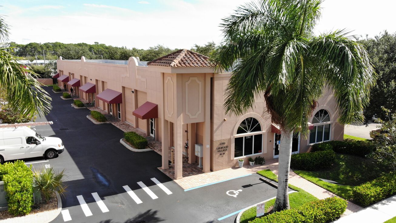 2383 Linwood Ave, Naples, FL 34112